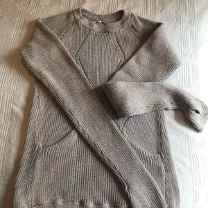 Lululemon sweater S. Barely worn.